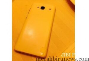 Penampakan smartphone murah Xiaomi (phonearena.com)