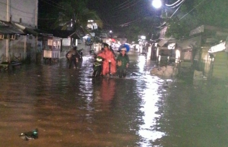 Karanganyar Dikepung Banjir Di Malam Lebaran