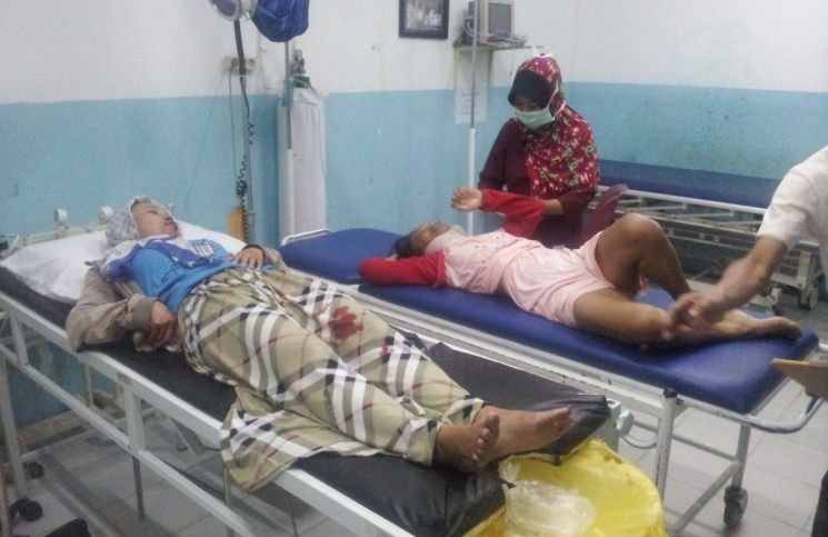 Ditabrak pengendara sepeda motor, ibu dan anak luka-luka