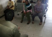 Berharap dapat menjual barang dagangannya, puluhan pedagang petasan datangi kantor Satpol PP Tarakan