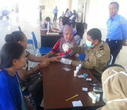 Membantu Masyarakat Kurang Mampu, Bandara Juata Tarakan Gelar Bazar dan Pengobatan Gratis