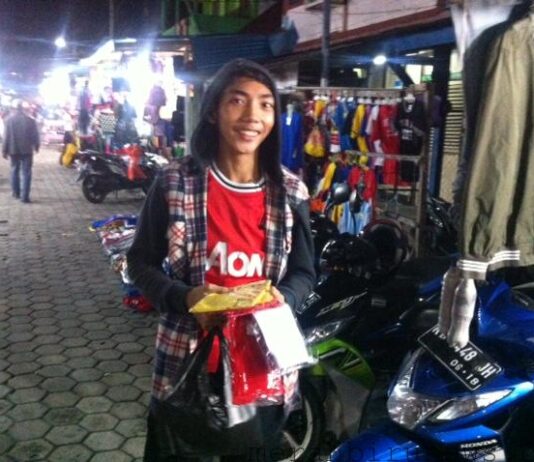 Pernak-pernik Mapehima Laris, Pedagang Pasar THM Untung