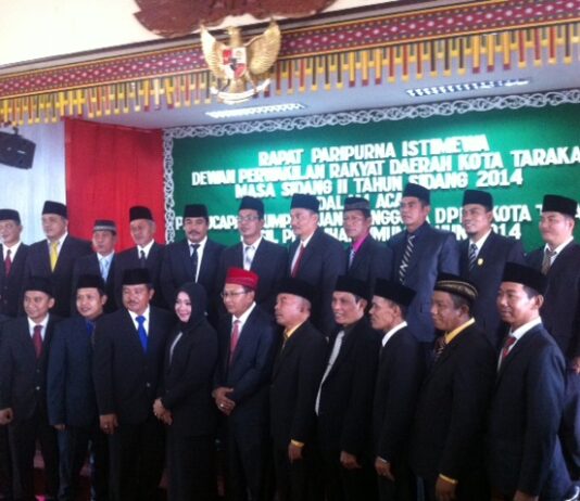 25 Anggota DPRD Tarakan 2014-2019 Resmi Diambil Sumpahnya, Dalam Waktu Singkat Diharapkan Paham Fungsi dan Peran DPRD