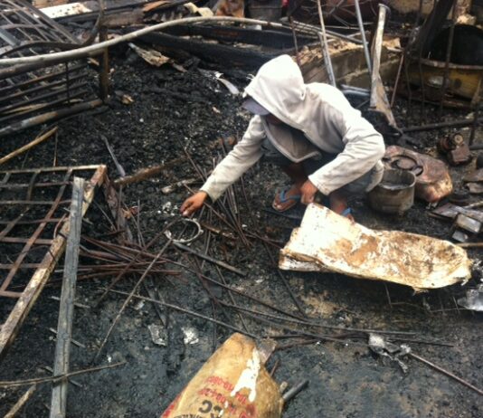 Pasca Kebakaran, Adalah Saat Pengepul Besi Tua Beraksi