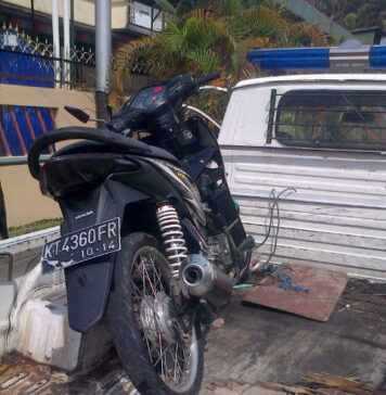 Gara Gara Rok Tersangkut di Gear Motor, Perempuan Bersaudara Jatuh
