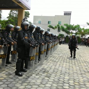 Persiapan Aparat Keamanan Dalam Menghadapi Aksi Unjuk Rasa Menolak PTLB 59 % Dihalaman DPRD Tarakan (RUN)