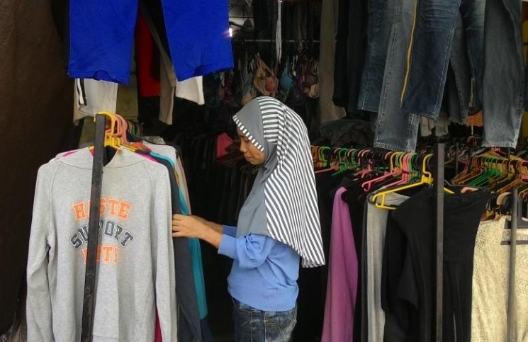 Distro dan Butik Tidak Akan Membuat Mati Penjual Pakaian “Roma”