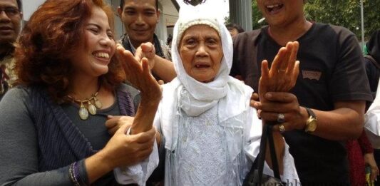 Nenek Fatimah Lolos Dari Gugatan Rp 1 Miliar (merdeka.com)