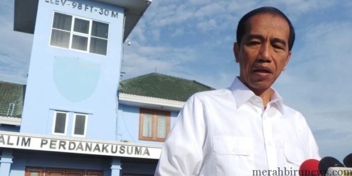 Jokowi Saat Di Bandara Halim Perdanakusuma (kompas.com)