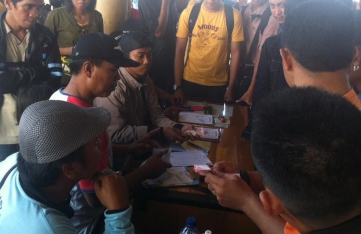 Kehabisan Tiket Speedboat Reguler, Calon Penumpang Kecewa
