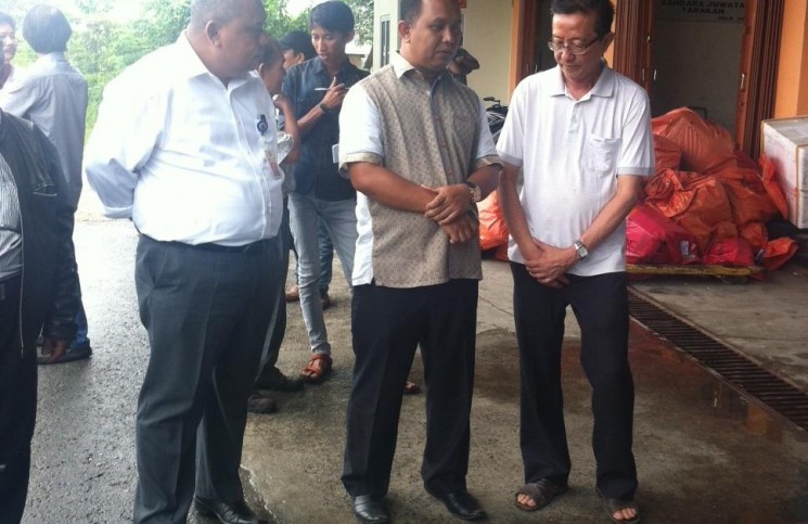 Wawali : Tragedi AirAsia Adalah Takdir, Pemkot Janji Berikan Bantuan
