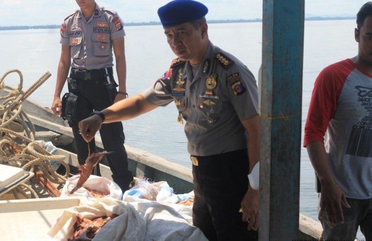 MBNews, - Tarakan, Polisi Air dan Udara (Polairud) Polda Kaltim kembali berhasil menangkap kapal nelayan dari Malaysia yang menangkap ikan di perairan Indonesia.