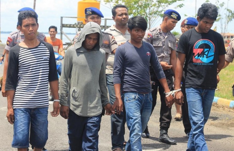 MBNews, - Tarakan, Polisi Air dan Udara (Polairud) Polda Kaltim kembali berhasil menangkap kapal nelayan dari Malaysia yang menangkap ikan di perairan Indonesia.