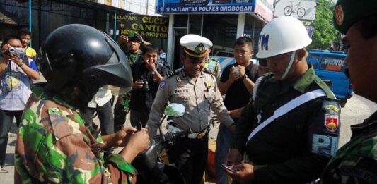 Pemeriksaan atribut militer (kodam4.mil.id)