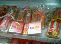 Pemkot Surabaya segel minimarket menjual coklat yang dibungkus bersama kondom