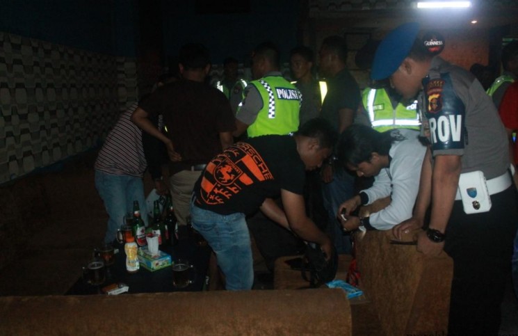 Giat Operasi Pekat, Petugas lakukan razia di sejumlah Tempat Hiburan Malam