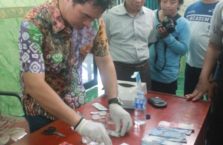 Tes Urine tersangka narkotika tidak lagi gratis memberatkan Polisi tumpas narkoba