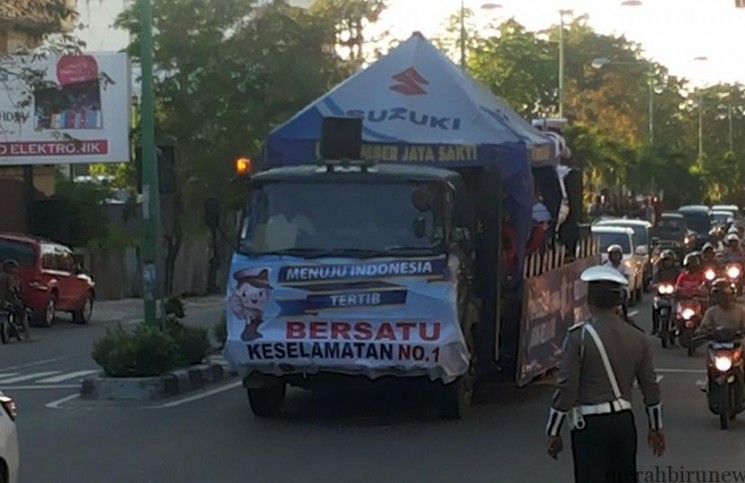 Ajak tertib berlalu lintas, Satlantas gunakan truk buat Roadshow operasi simpatik