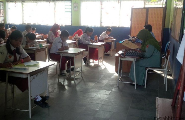 Masih ada SD yang kekurangan soal di hari pertama UN