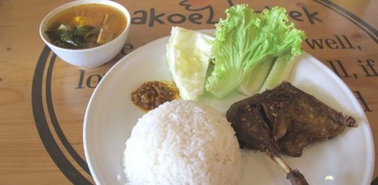 Bebek goreng bakoel bebek (detikfood)