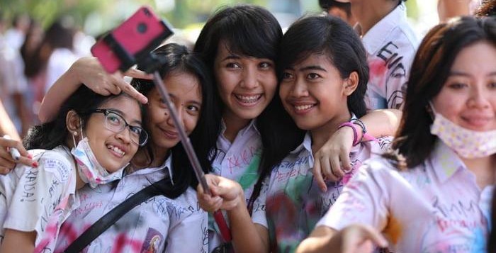 Hindari corat-coret, pengumuman UN SMP melalui SMS pengumuman Ujian Nasional (ilustrasi)