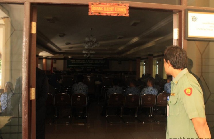 Memalukan, Mau Sidang Paripurna Listrik PLN Padam