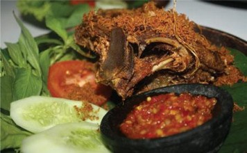 Bebek goreng sambel cobek