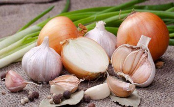 Mengurangi Bawang Merah Dan Bawang Putih Untuk Membantu Menghilangkan Bau Mulut Saat Berpuasa