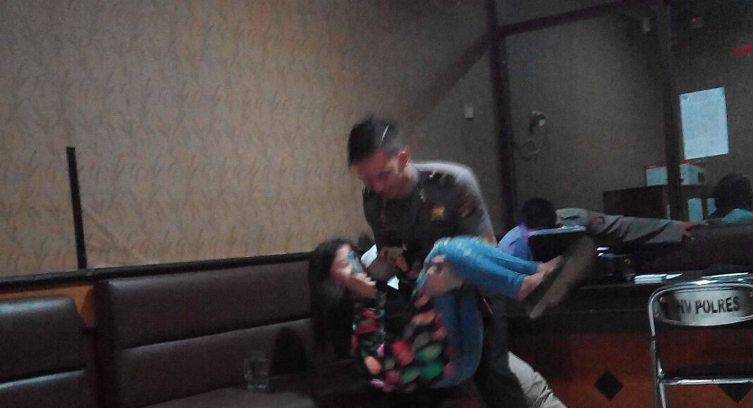 Dibekap dan dianiyaya, Melati meregang nyawa