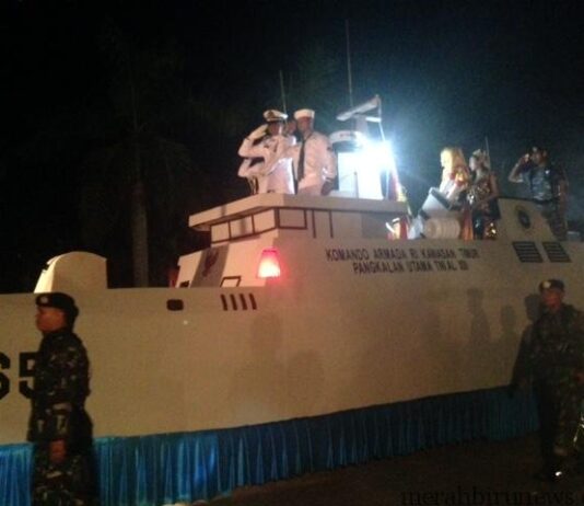 Warga Tarakan Masih Haus Hiburan, Nonton Pawai Berhambur Di Jalan