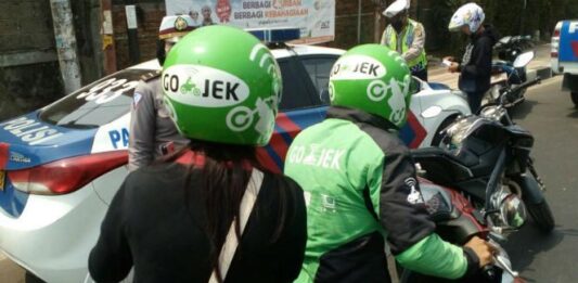 Menteri Jonan Cabut Aturan Larangan Gojek