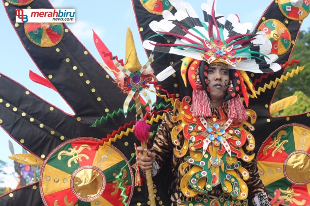 Unik dan Kreatif, Inilah Kostum Karnaval Iraw Tengkayu 2015