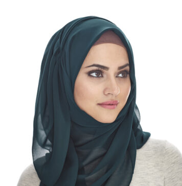 Dapatkan Selendang HIjab Keren dari HijUp.com Foto Hijab