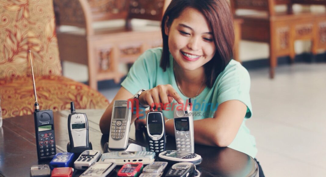 Didi Yusuf, Salah Satu Pencinta Handphone Jadul di Tarakan, Yuk Lihat Koleksinya