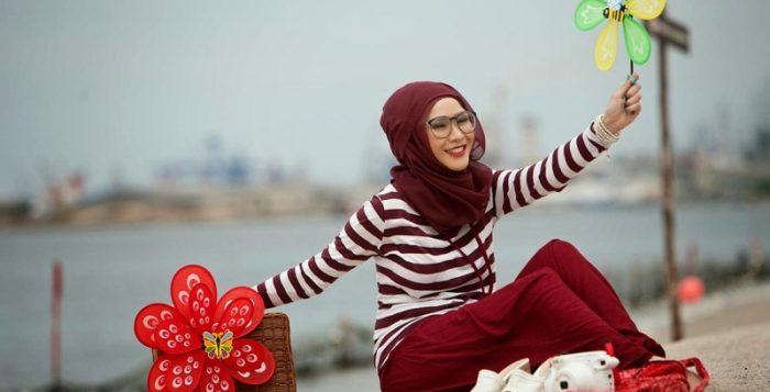 Begini Lho Caranya Memilih Model Hijab untuk Pemilik Wajah Bulat ! Begini Lho Caranya Memilih Model Hijab untuk Pemilik Wajah Bulat!