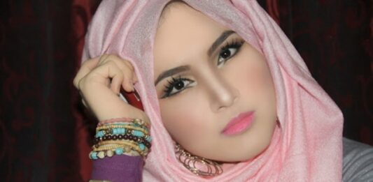 Bingung Menggunakan Pashmina Sesuai Jenis Bahannya. Berikut 4 Tips Yang Dapat Membantu Anda, Ladies!