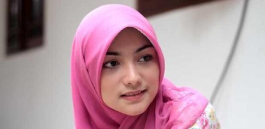 Buat Gaya Hijabmu Makin Keren dengan Tips Hijab Segitiga Buat Gaya Hijabmu Makin Keren dengan Tips Hijab Segitiga