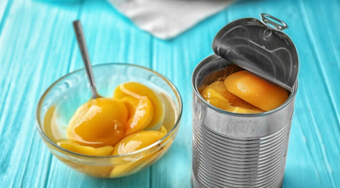 Tips Membeli Buah Kaleng dan Pemanfaatannya untuk Bahan Makanan Tips Membeli Buah Kaleng dan Pemanfaatannya untuk Bahan Makanan