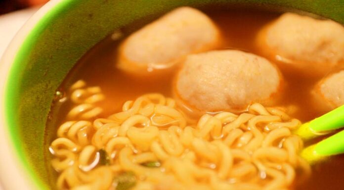 7 Alasan Mengapa Mie Instan Buruk bagi Kesehatan