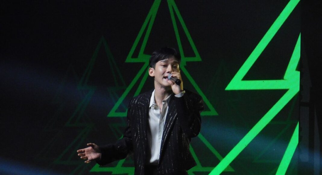 Chen EXO tampil total untuk penggemar pada Indonesia Chen EXO tampil total untuk penggemar pada Indonesia